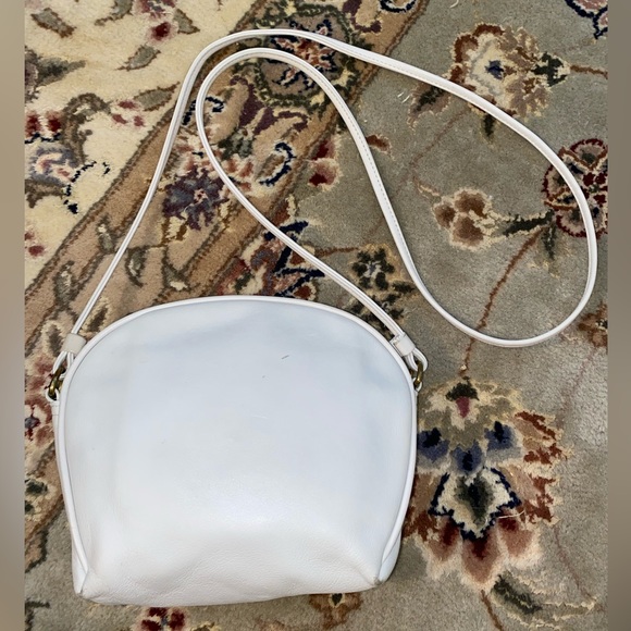 Coach Handbags - Coach Vintage #4123 Minetta Zip White Leather Crossbody Shoulder Handbag Purse